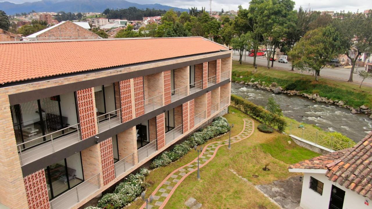 Hotel & Suites En Cuenca, Venue Batan Extérieur photo