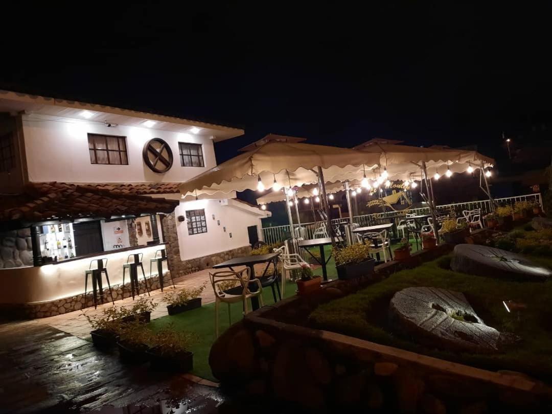 Hotel & Suites En Cuenca, Venue Batan Extérieur photo