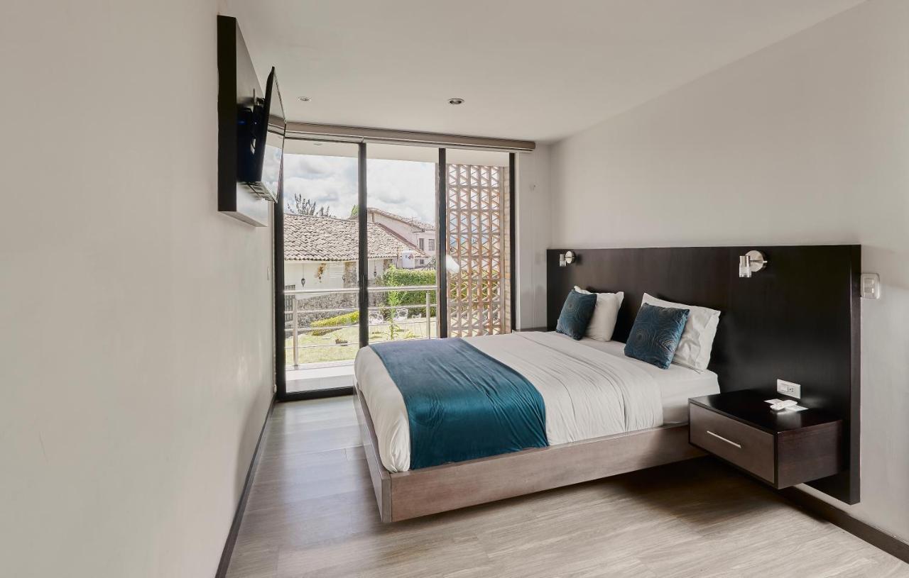 Hotel & Suites En Cuenca, Venue Batan Extérieur photo